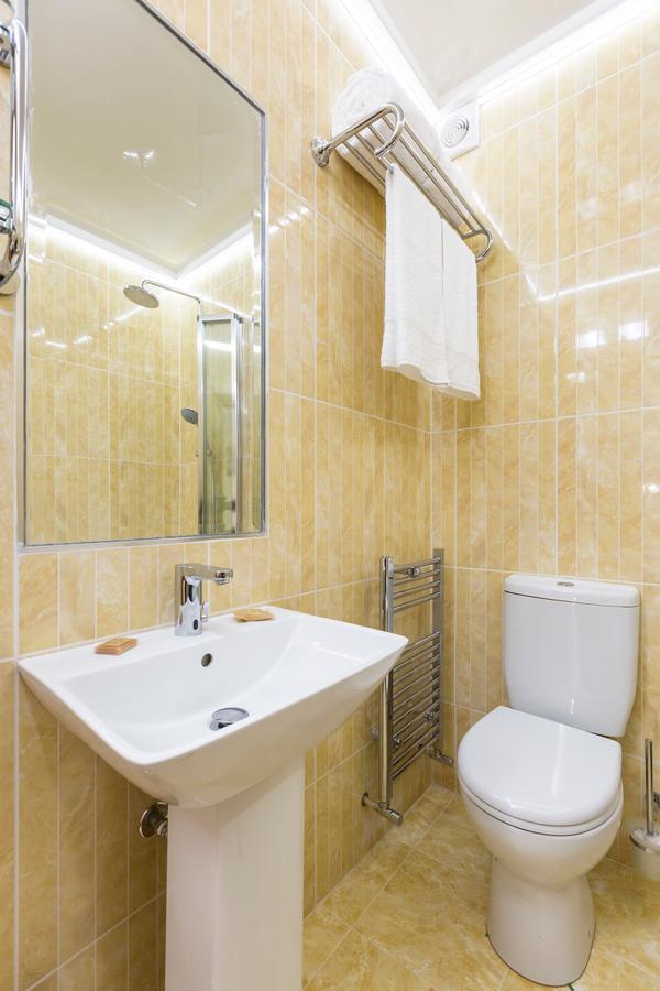 Linton Hotel Luton Лутън Екстериор снимка